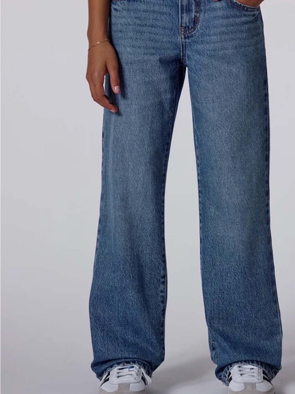 Tilly's Classic Wide-Leg Jeans in Blue Wash